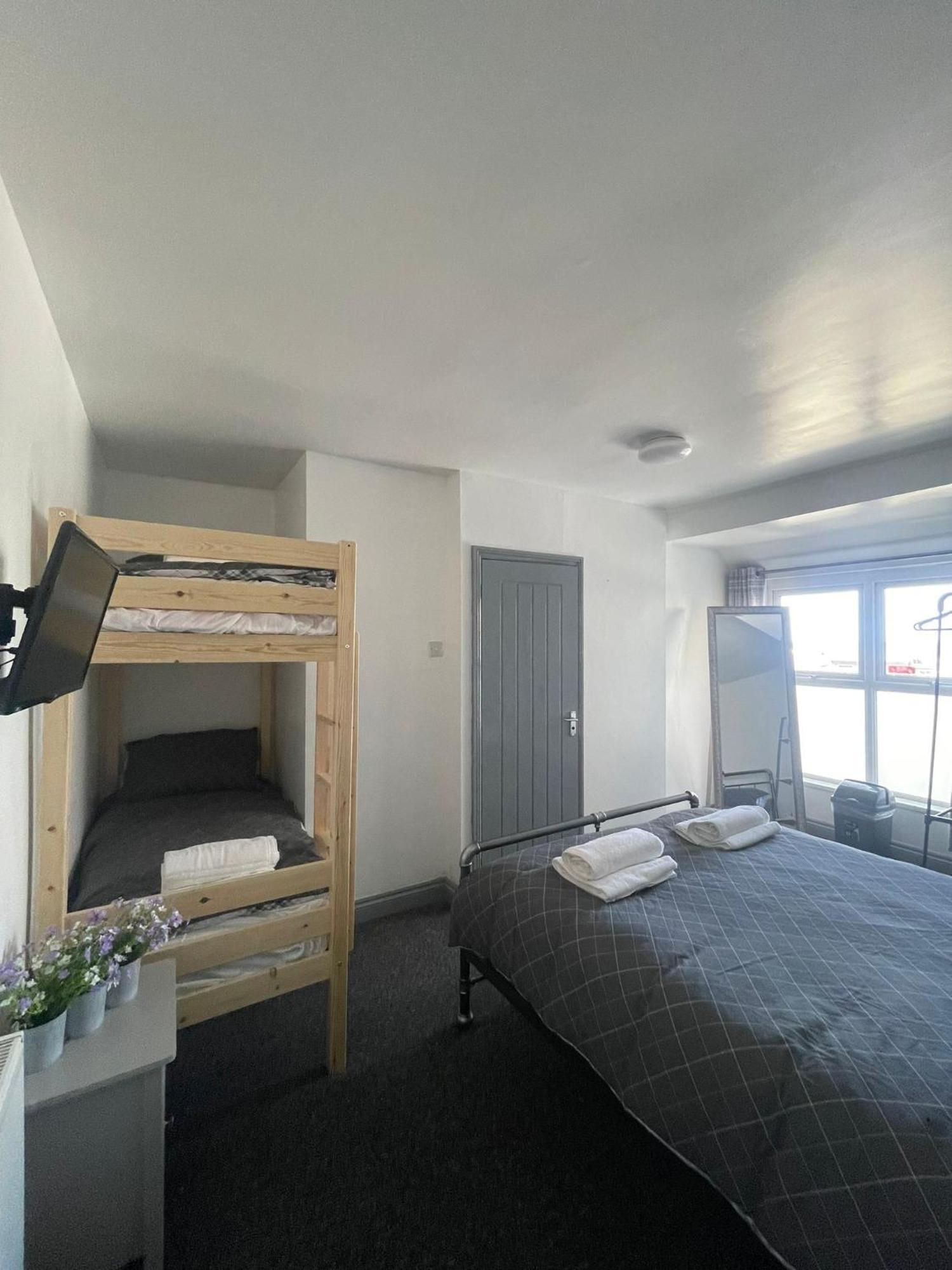 Shore Lodge New Quay Exteriör bild