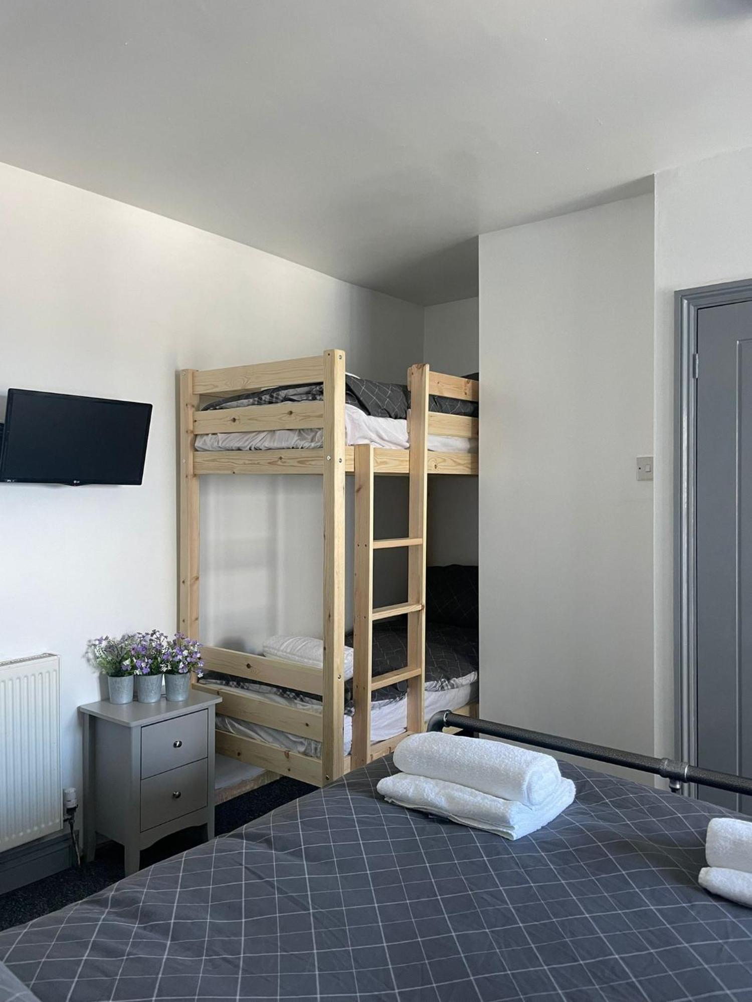 Shore Lodge New Quay Exteriör bild