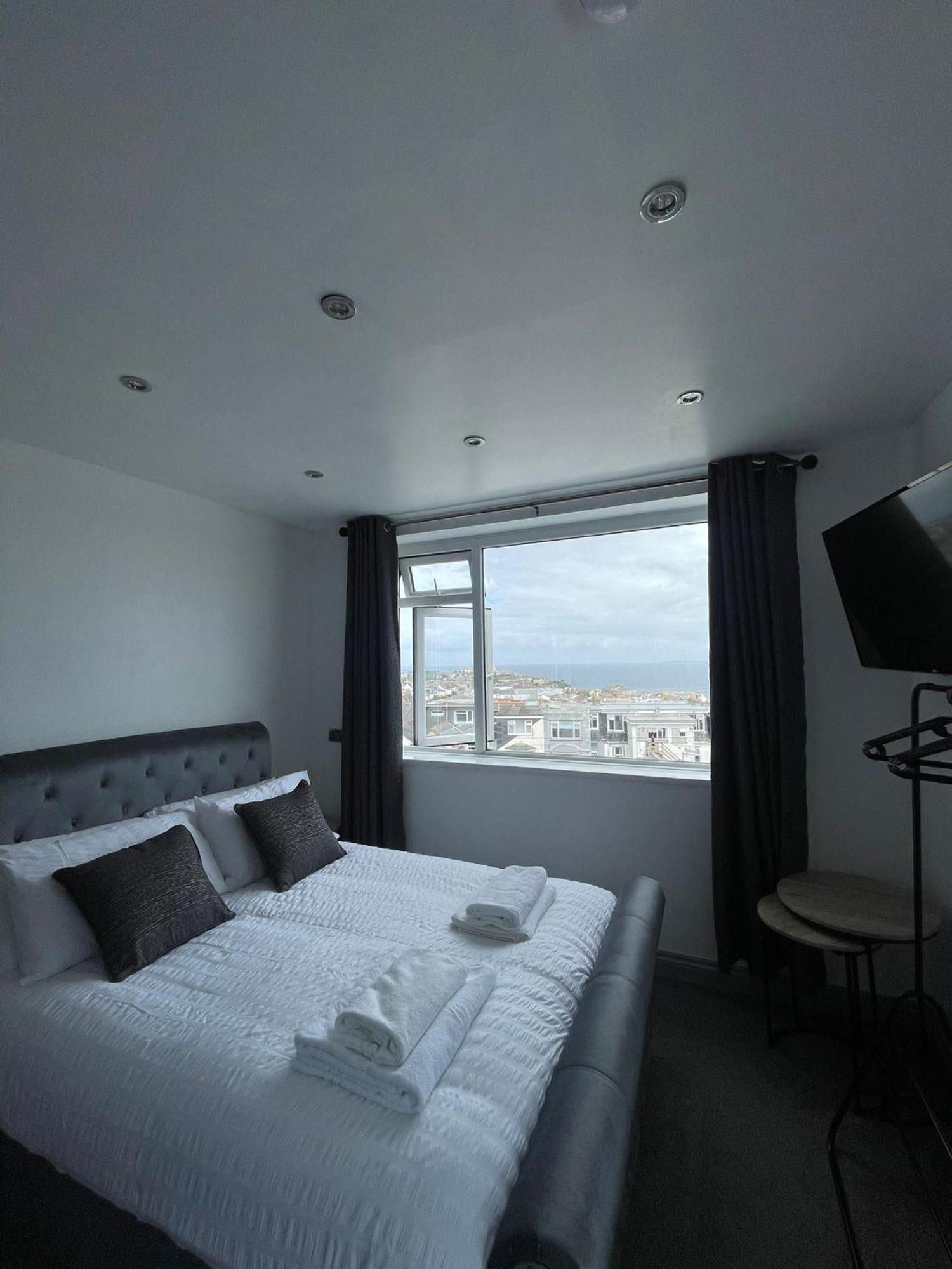 Shore Lodge New Quay Exteriör bild