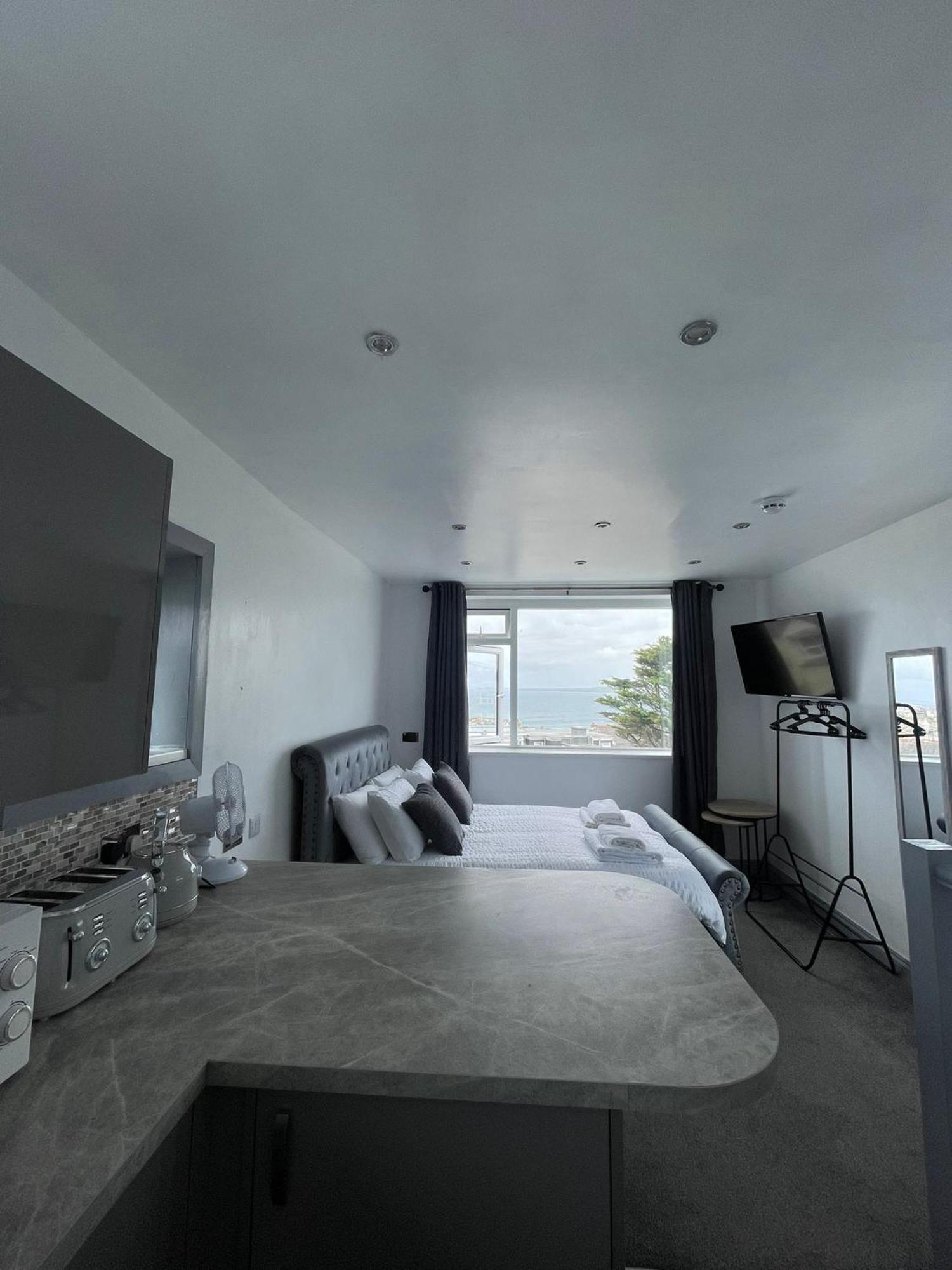 Shore Lodge New Quay Exteriör bild